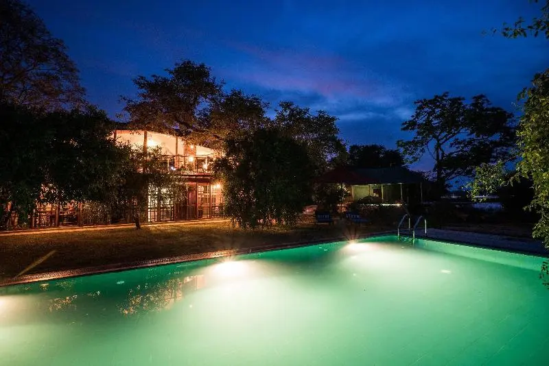 هتل Flameback Eco Lodge