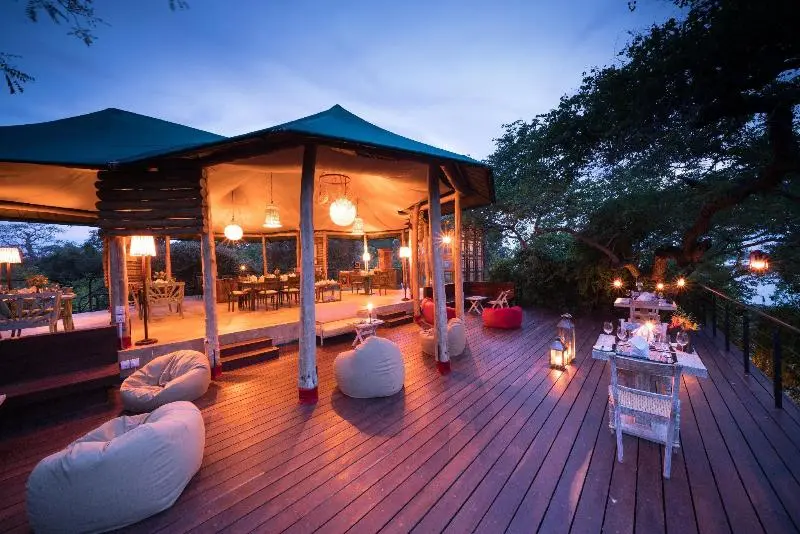 هتل Flameback Eco Lodge