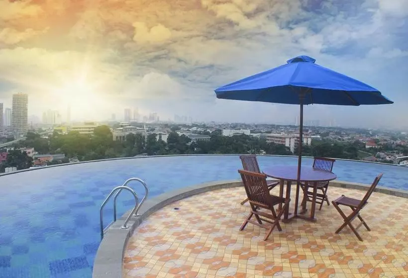 ホテル Kyriad Metro Kebayoran