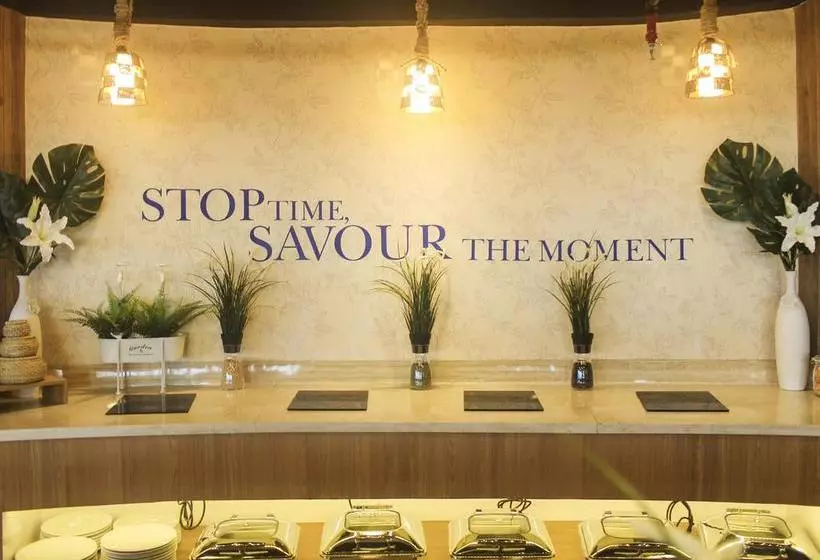 ホテル Kyriad Metro Kebayoran