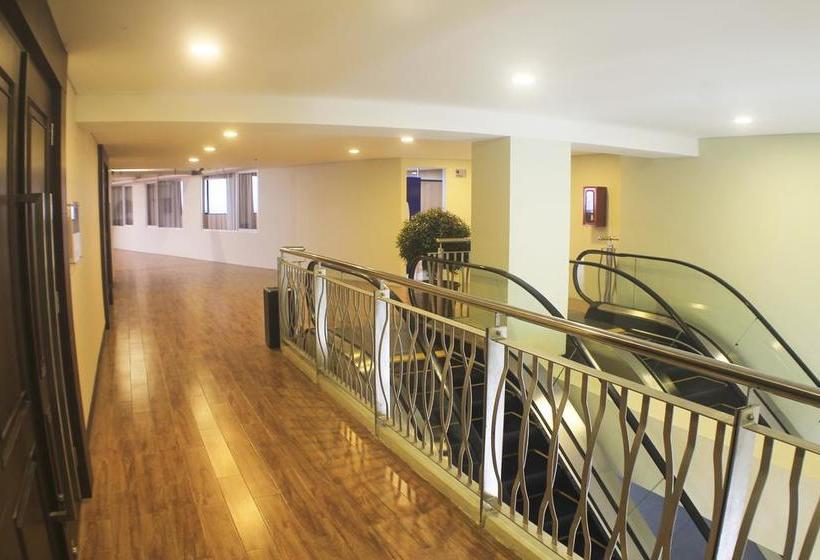 فندق Kyriad Metro Kebayoran