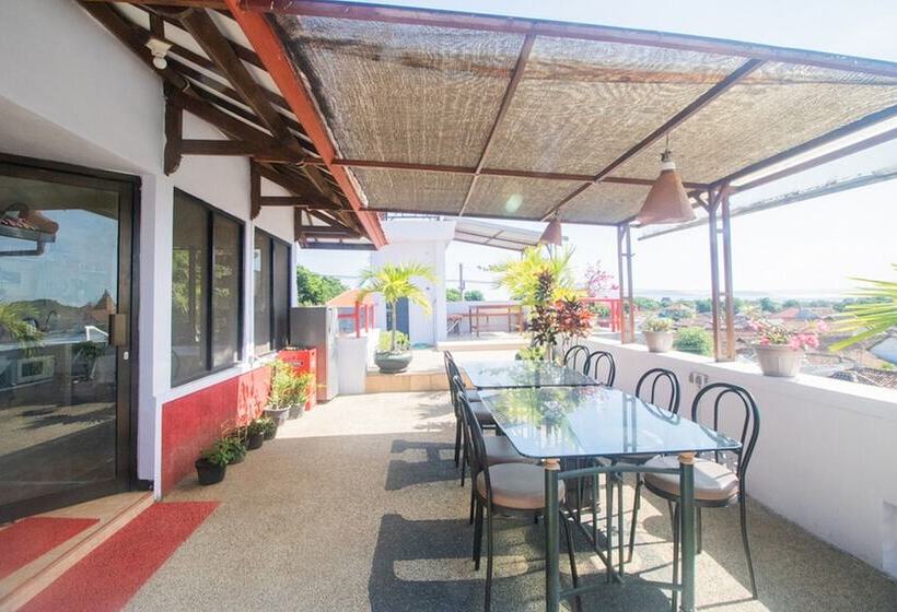 בית מלון כפרי Reddoorz Near Pantai Boom