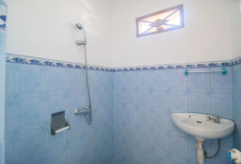 בית מלון כפרי Reddoorz Near Pantai Boom