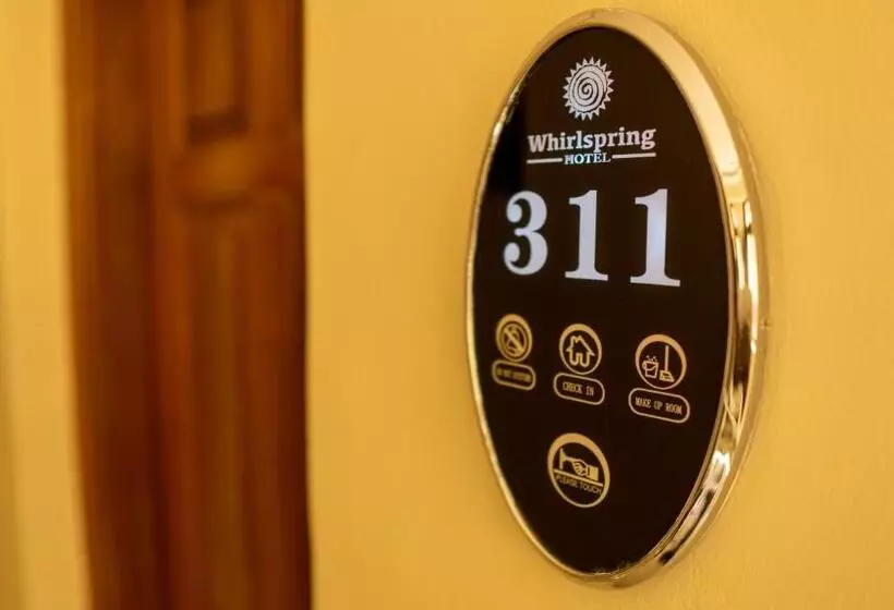 هتل Whirlspring