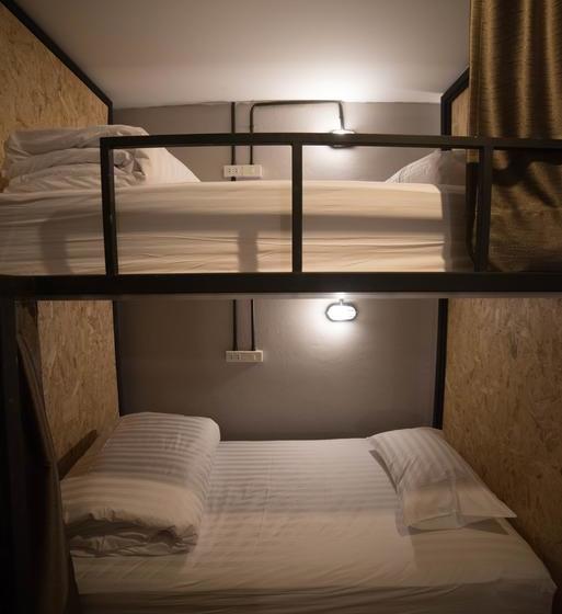 My Box Hostel & Cafe