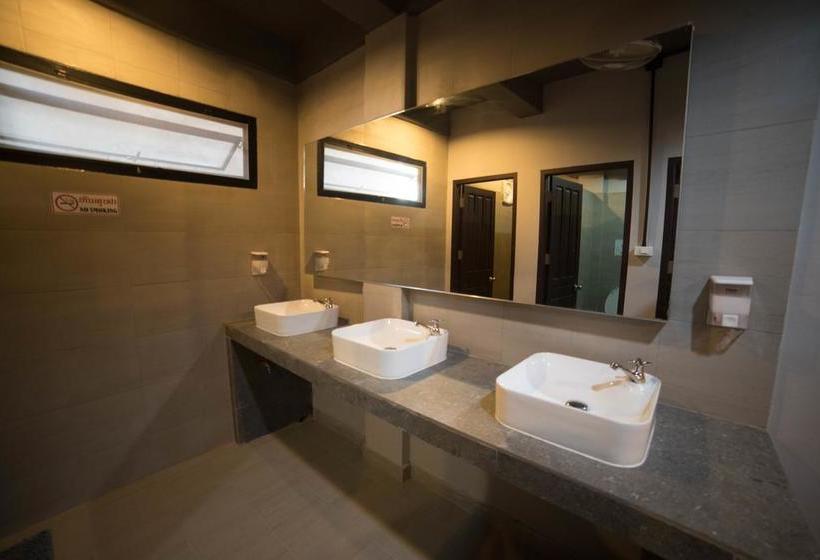 My Box Hostel & Cafe