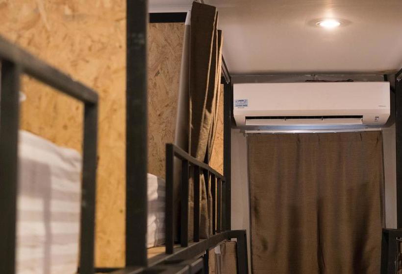 My Box Hostel & Cafe