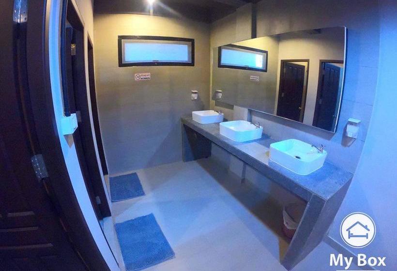 My Box Hostel & Cafe