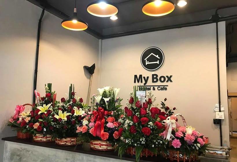My Box Hostel & Cafe