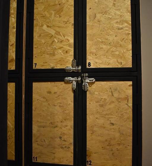 My Box Hostel & Cafe