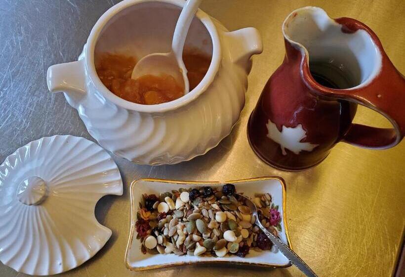 مبيت وإفطار Avonview Manor