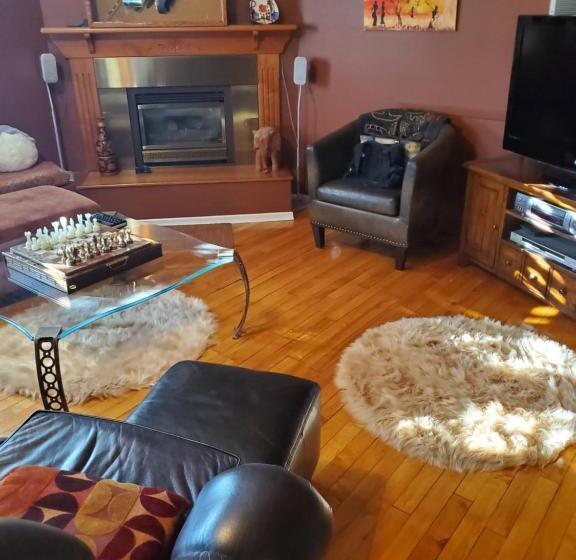 مبيت وإفطار Avonview Manor