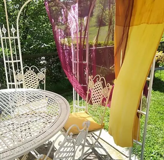 تختخواب و صبحانه Casa Fiorita