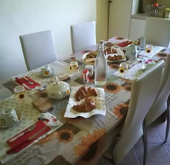 تختخواب و صبحانه Casa Fiorita