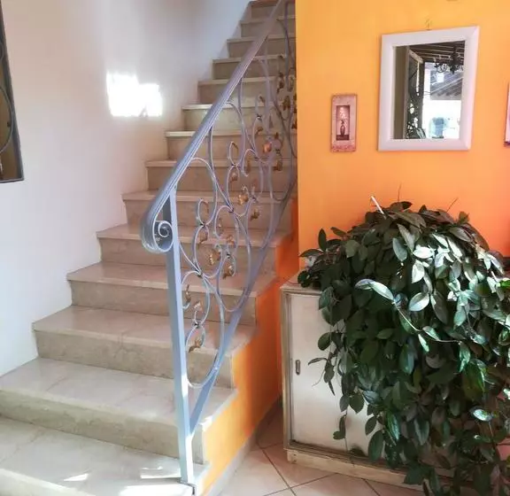 تختخواب و صبحانه Casa Fiorita