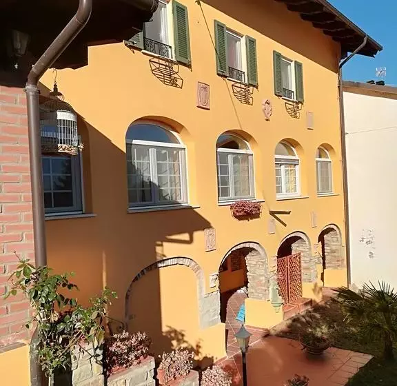 تختخواب و صبحانه Casa Fiorita