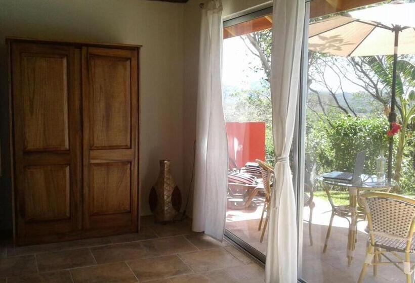 تختخواب و صبحانه El Nido Rojo