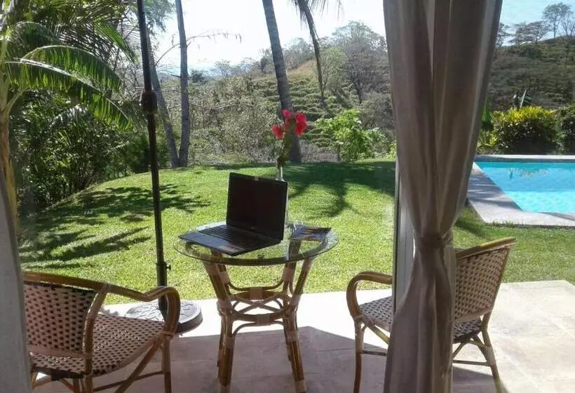 تختخواب و صبحانه El Nido Rojo