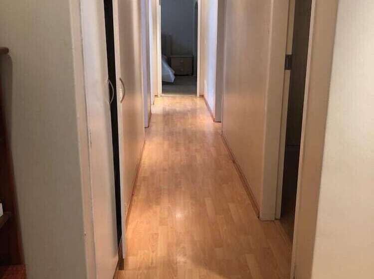 ベッドアンドブレックファースト Khuvena Guest House