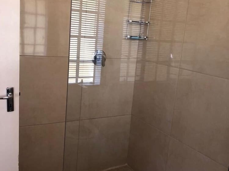 ベッドアンドブレックファースト Khuvena Guest House