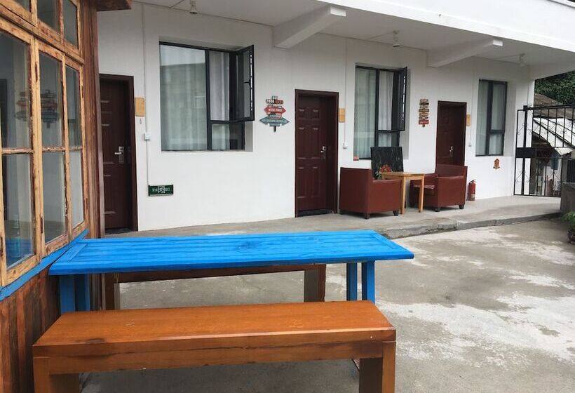 Changsha On The Road Youth Hostel