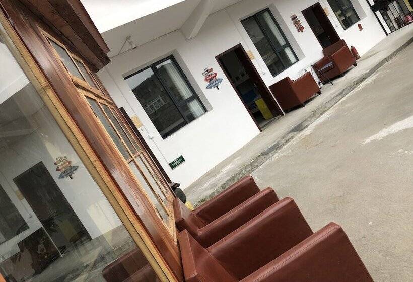 Changsha On The Road Youth Hostel