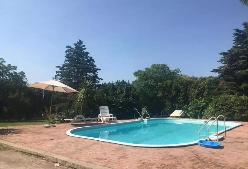 Hotelli Del Prado