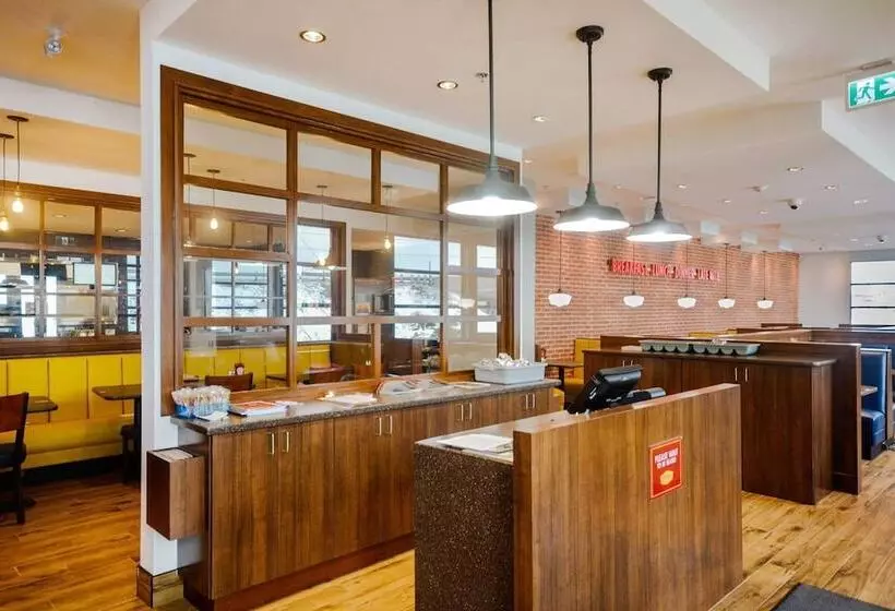 ホテル Sandman Signature St. John S