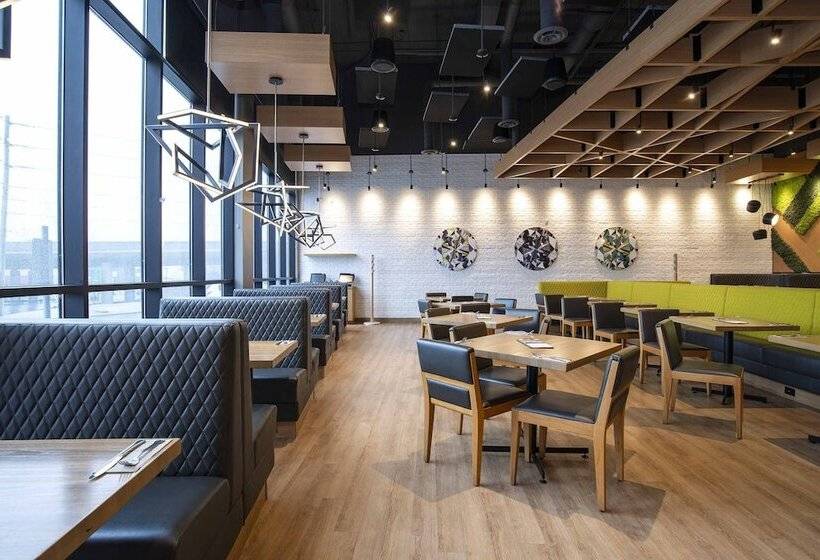 هتل Sandman Signature St. John S