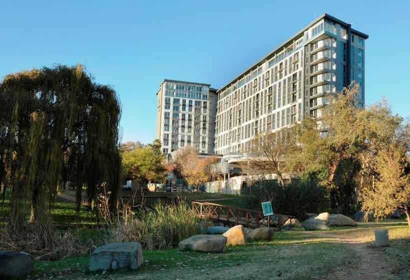 ホテル The Capital On The Park