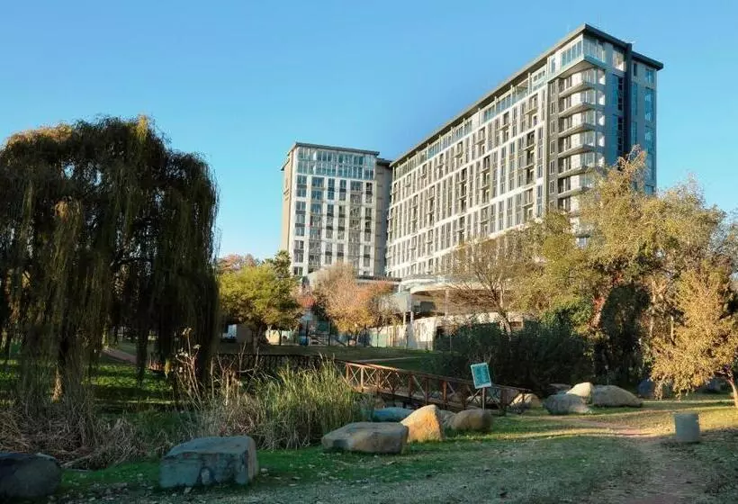 ホテル The Capital On The Park