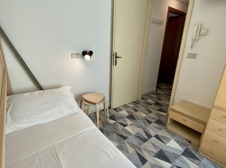 تختخواب و صبحانه Giovanna Rooms