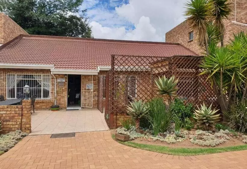 Aamiaismajoitus (B&B) The Lazy Grape Guest Lodge & Spa