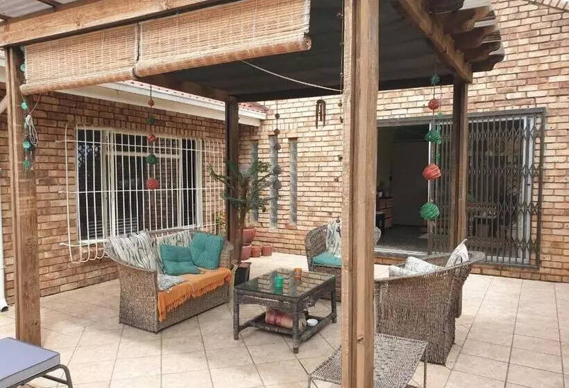 Aamiaismajoitus (B&B) The Lazy Grape Guest Lodge & Spa