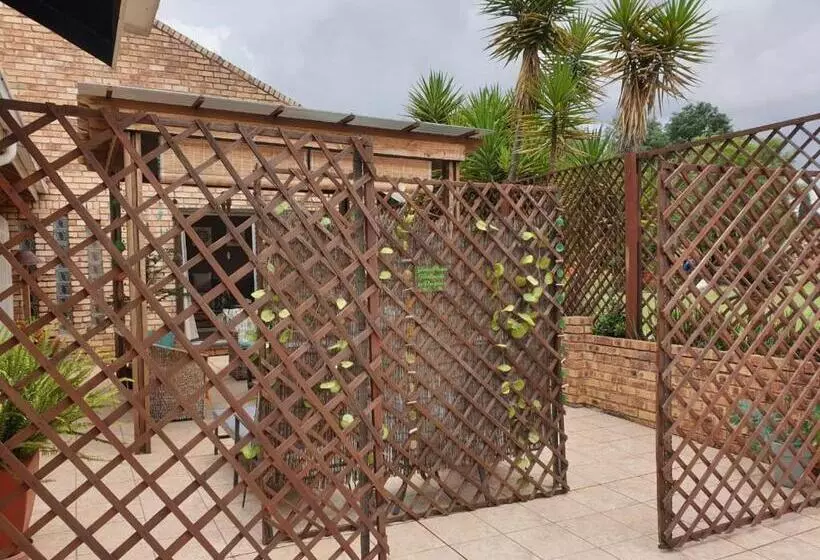 Aamiaismajoitus (B&B) The Lazy Grape Guest Lodge & Spa