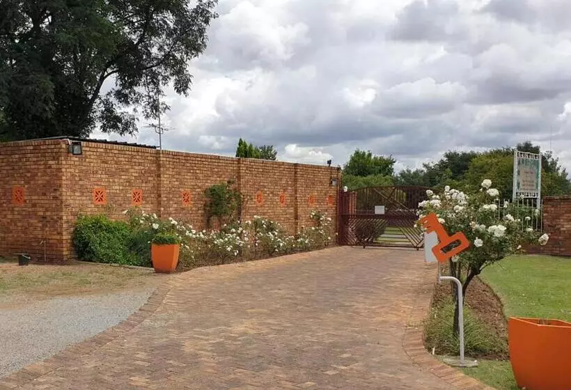 Aamiaismajoitus (B&B) The Lazy Grape Guest Lodge & Spa