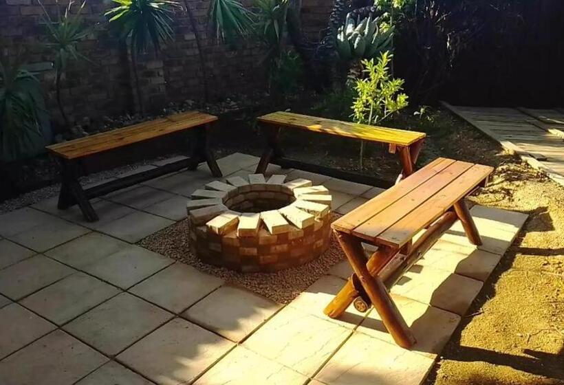 ベッドアンドブレックファースト The Lazy Grape Guest Lodge & Spa