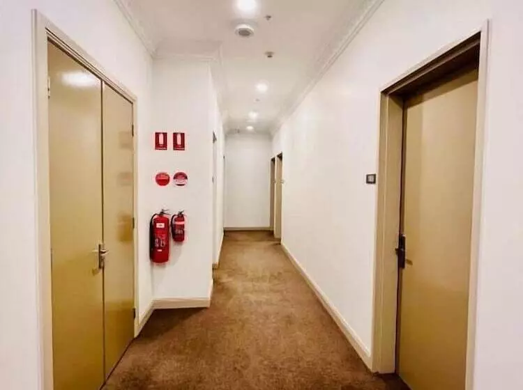 Clarendon Hotel Melbourne