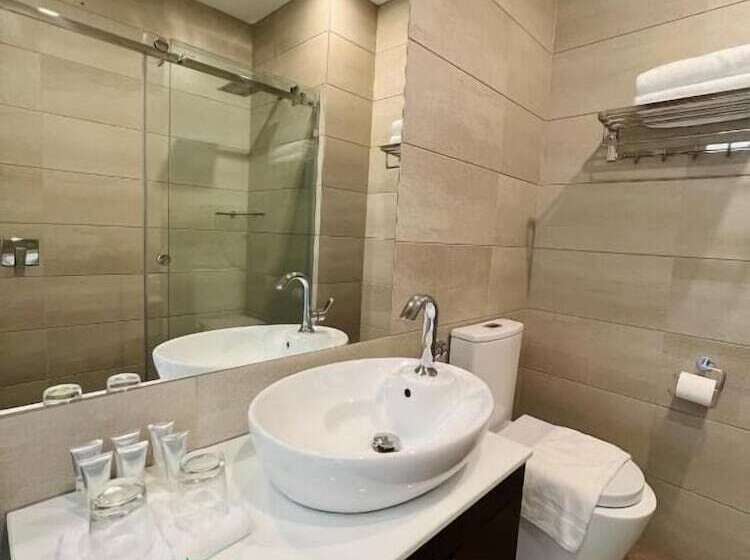 Clarendon Hotel Melbourne