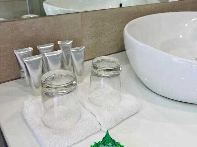 Clarendon Hotel Melbourne