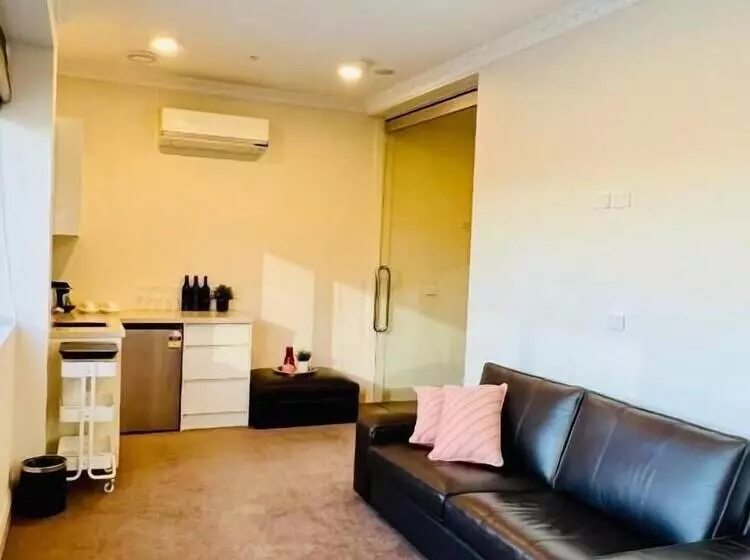 Clarendon Hotel Melbourne