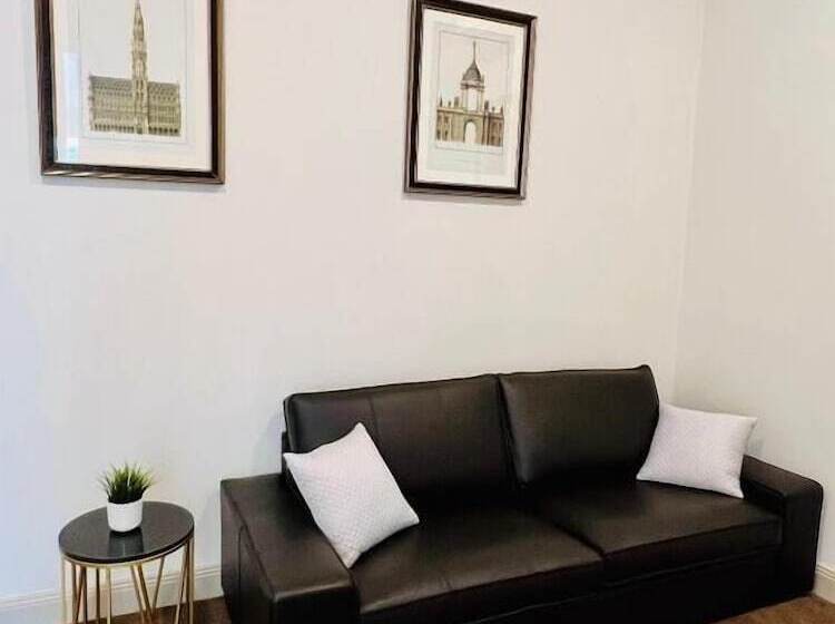 Clarendon Hotel Melbourne