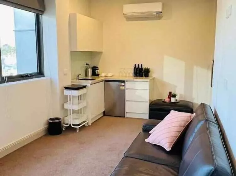 Clarendon Hotel Melbourne