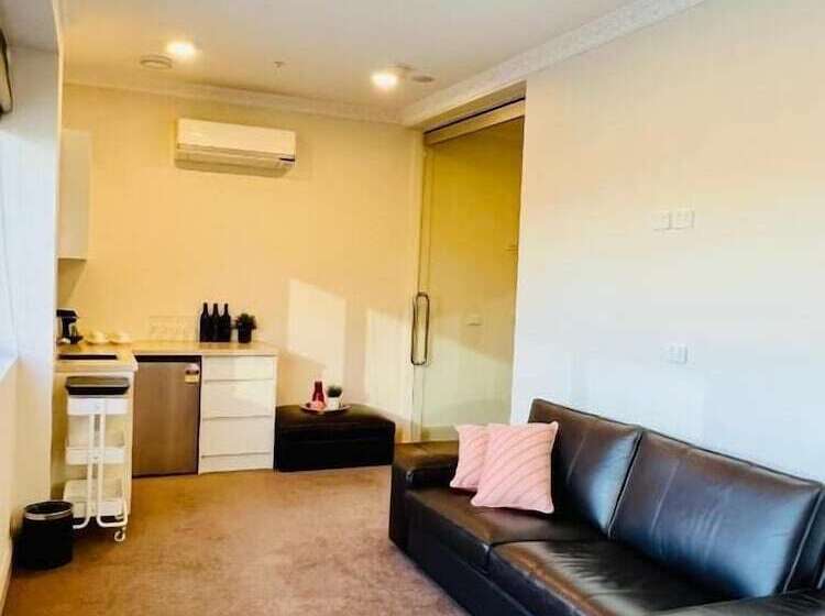 Clarendon Hotel Melbourne