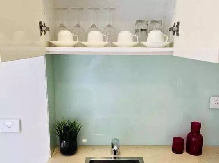 Clarendon Hotel Melbourne