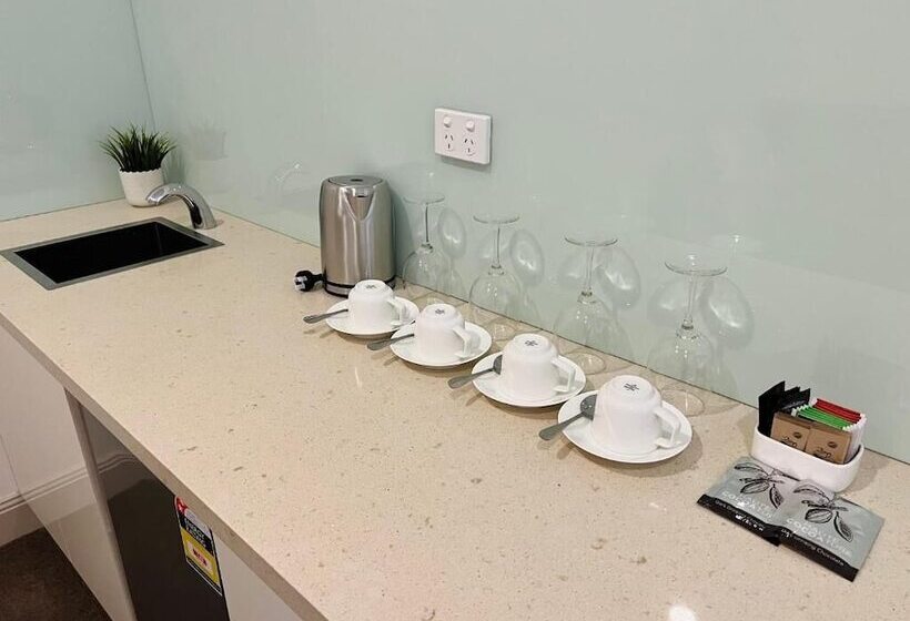 Clarendon Hotel Melbourne