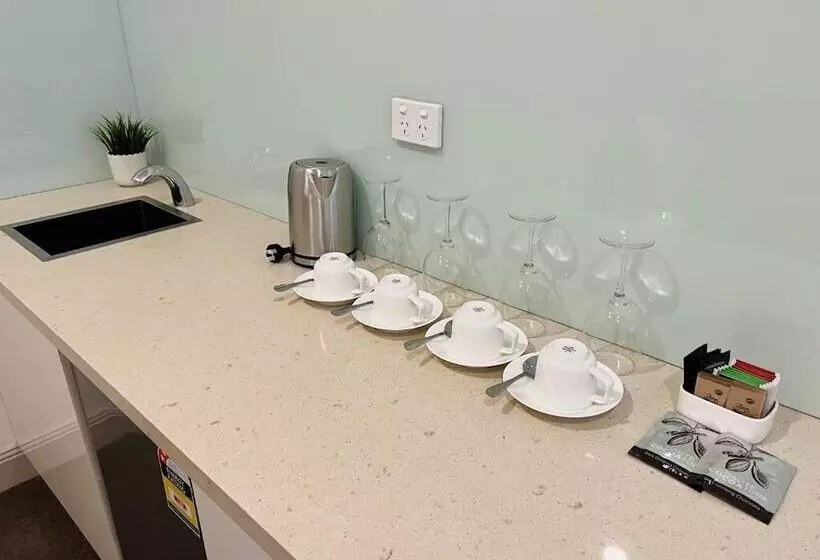 Clarendon Hotel Melbourne