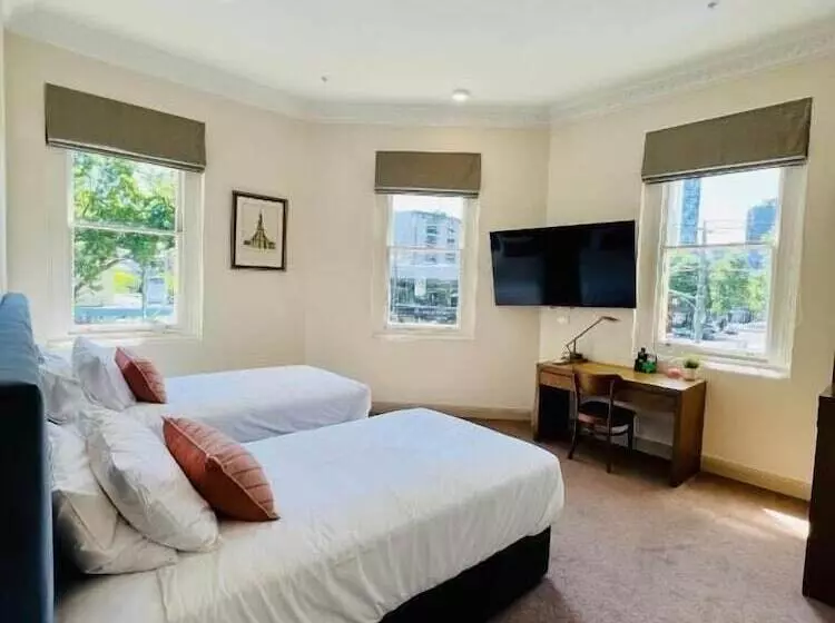 Clarendon Hotel Melbourne