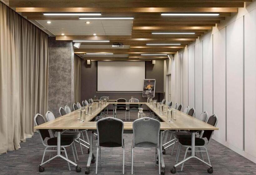 هتل Ibis Kyiv Railway Station