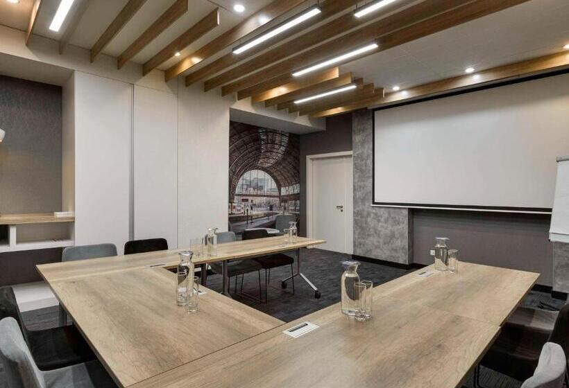 هتل Ibis Kyiv Railway Station